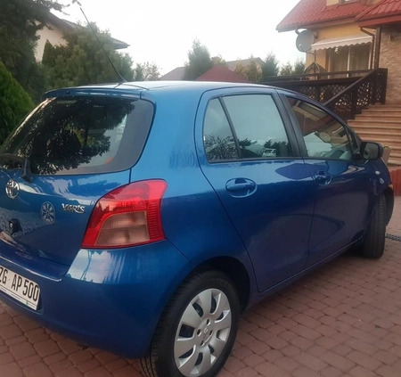 Toyota Yaris cena 16900 przebieg: 192000, rok produkcji 2007 z Staszów małe 497